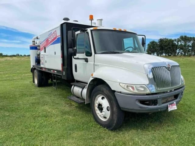 Image of International Durastar 4300 equipment image 3