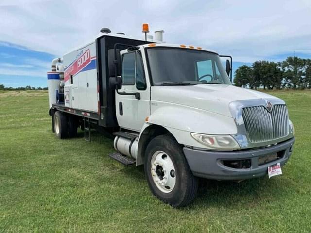 Image of International Durastar 4300 equipment image 3