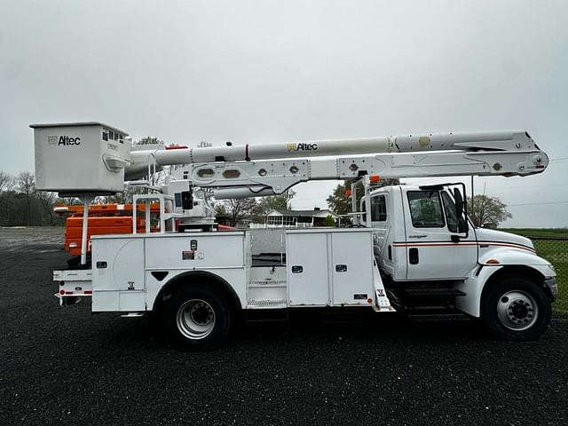Image of International Durastar 4300 equipment image 2