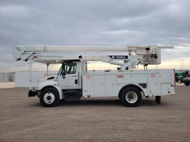 Image of International Durastar 4300 equipment image 1