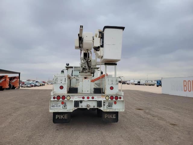 Image of International Durastar 4300 equipment image 3