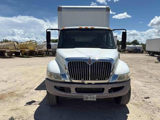 Image of International Durastar 4300 equipment image 1