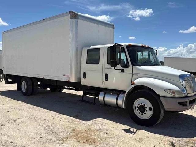 Image of International Durastar 4300 equipment image 2