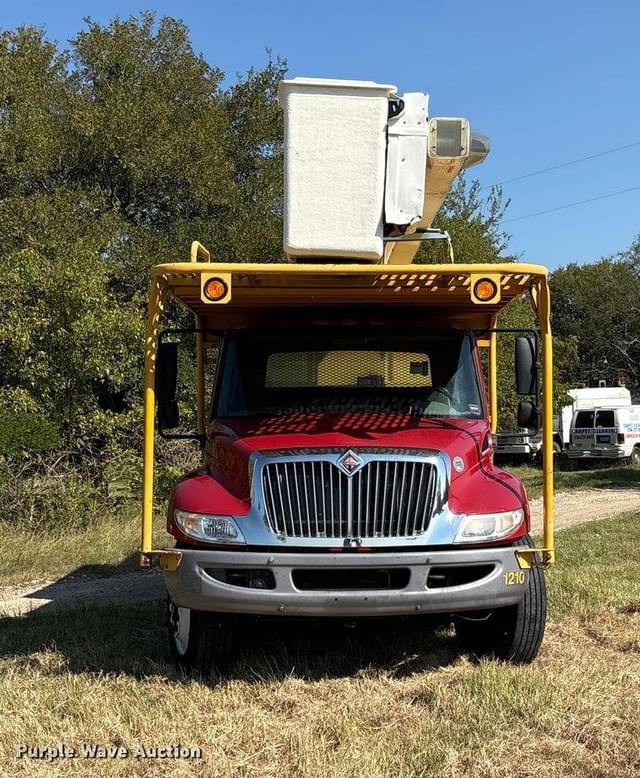 Image of International Durastar 4300 equipment image 1