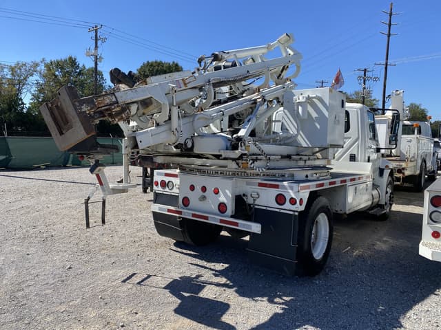 Image of International Durastar 4300 equipment image 2