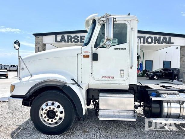 Image of International 5900 equipment image 2