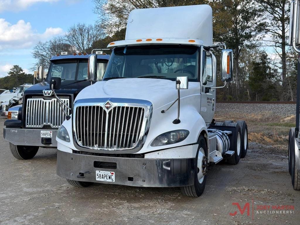 2014 International ProStar 122 Equipment Image0
