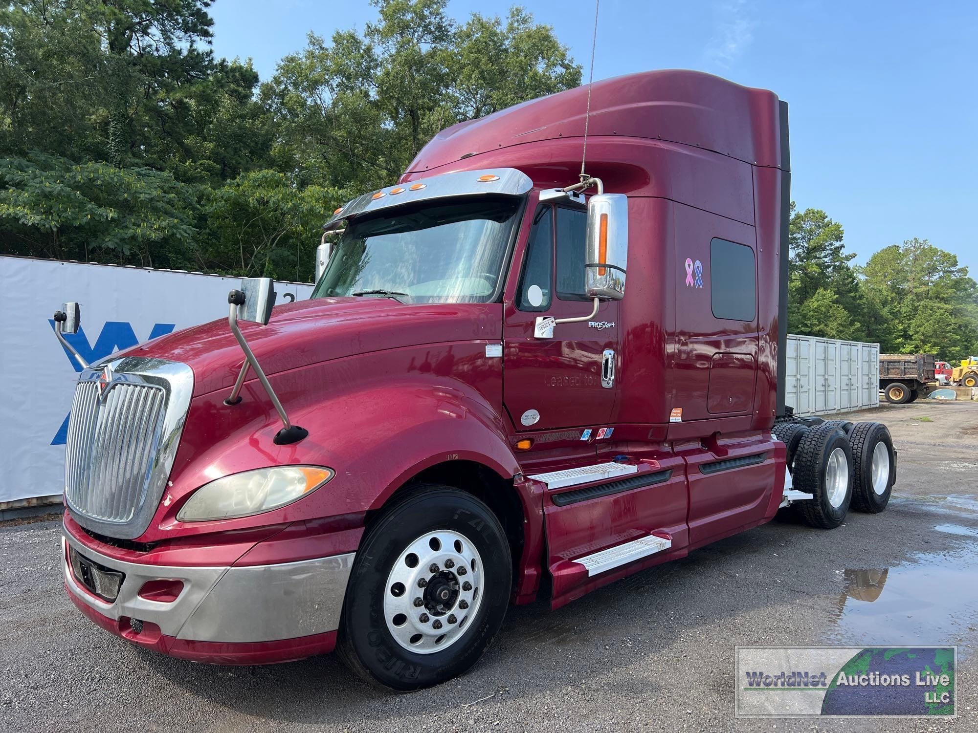 Main image International ProStar Plus 122