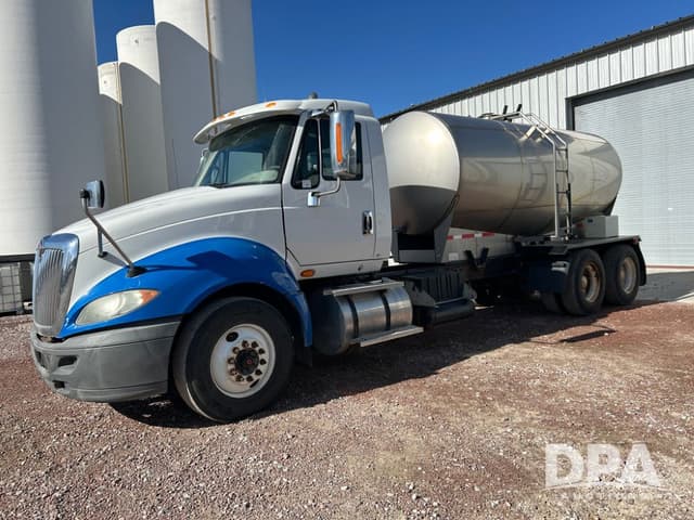 Image of International ProStar Plus 122 equipment image 4