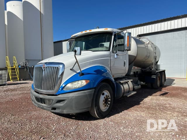 Image of International ProStar Plus 122 equipment image 3
