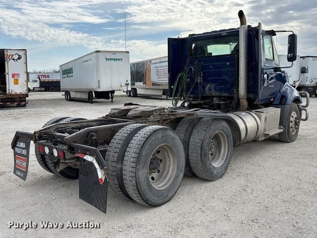 Image of International ProStar+ 122 equipment image 4