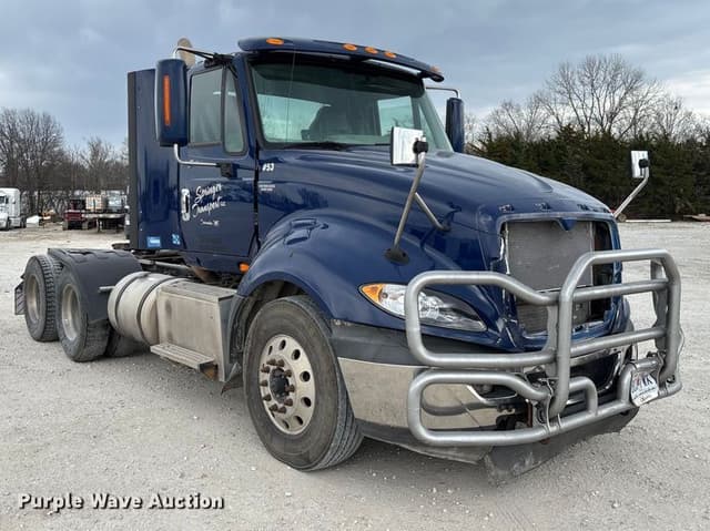 Image of International ProStar+ 122 equipment image 2