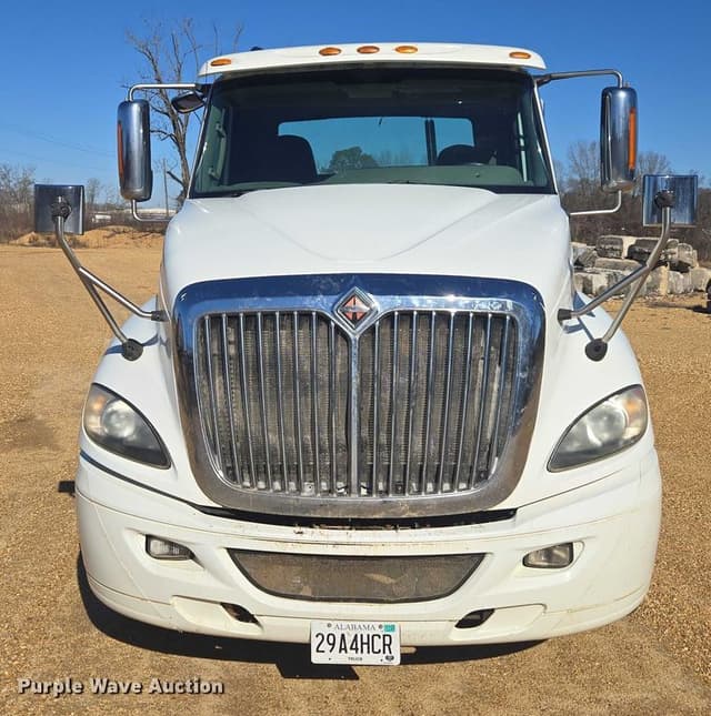 Image of International ProStar Plus 122 equipment image 1