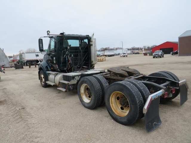 Image of International ProStar Plus 122 equipment image 2