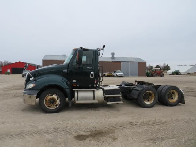 Image of International ProStar Plus 122 equipment image 1