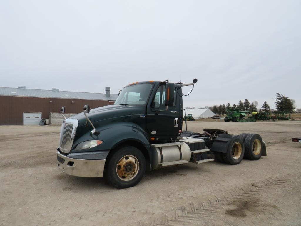 2014 International ProStar Plus 122 Equipment Image0