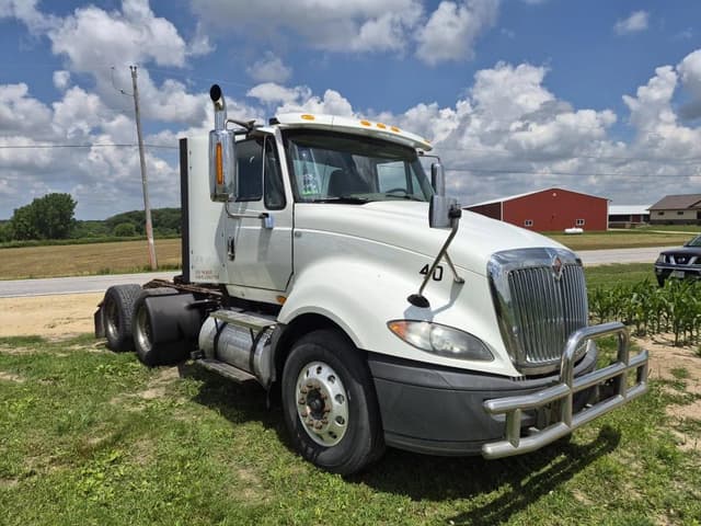 Image of International Prostar Plus equipment image 4