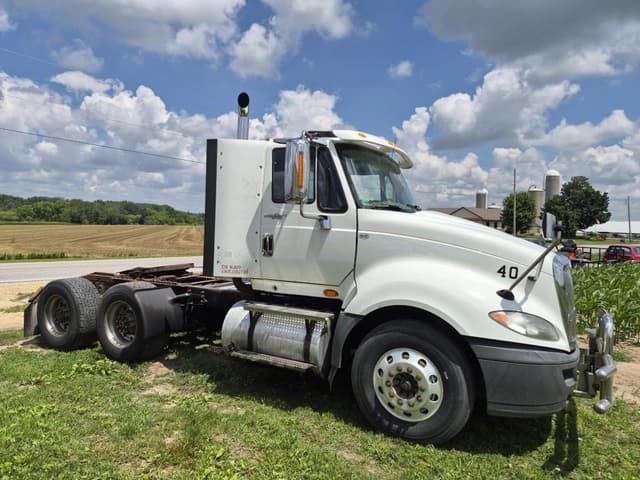 Image of International Prostar Plus equipment image 3