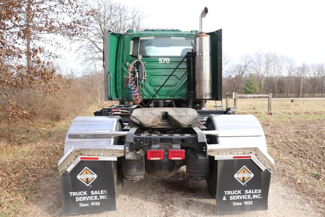 Image of International ProStar equipment image 2