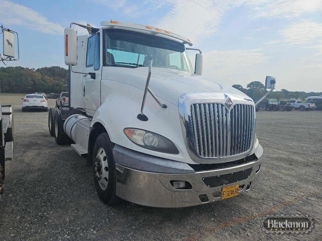 Image of International ProStar Plus 122 Primary image