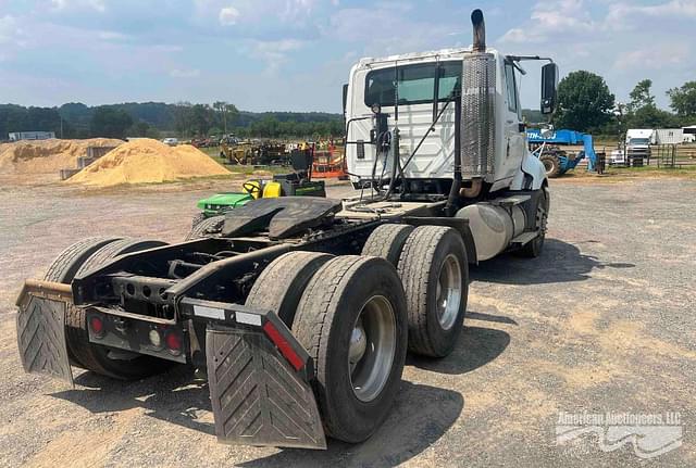 Image of International ProStar Plus 122 equipment image 4