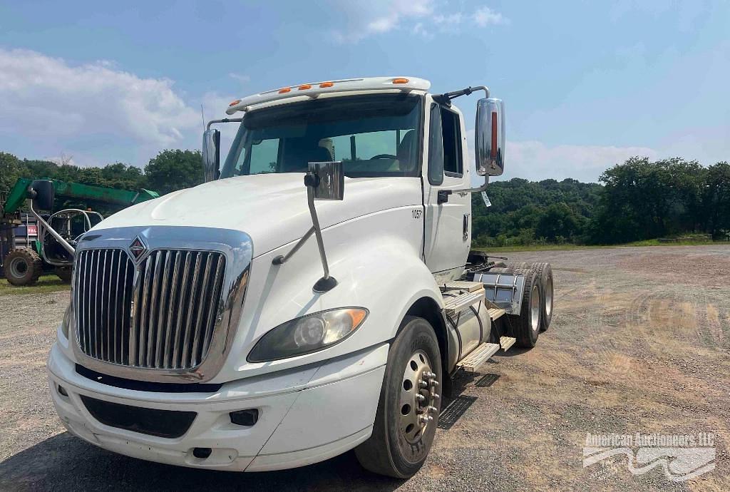 Image of International ProStar Plus 122 Primary image