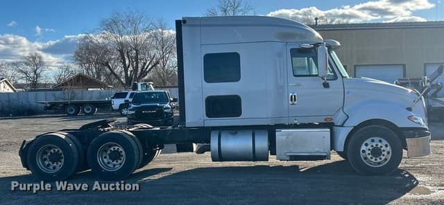 Image of International ProStar Plus 122 equipment image 3