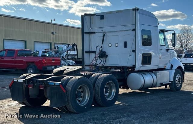 Image of International ProStar Plus 122 equipment image 4