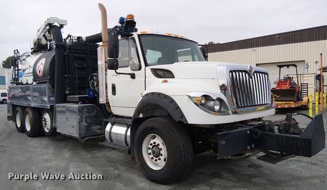 Image of International 7600 equipment image 2