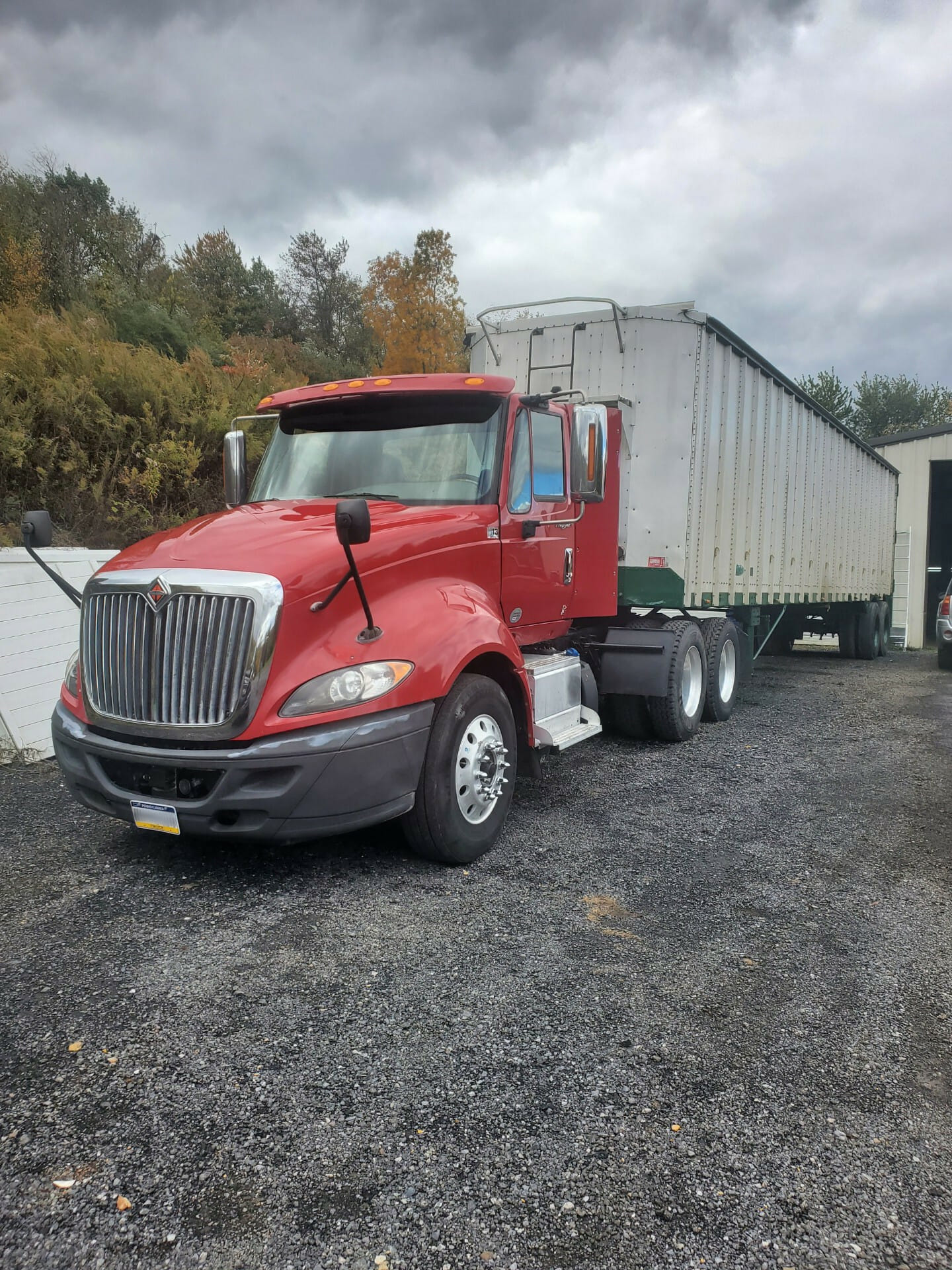 2014 International Undetermined Equipment Image0