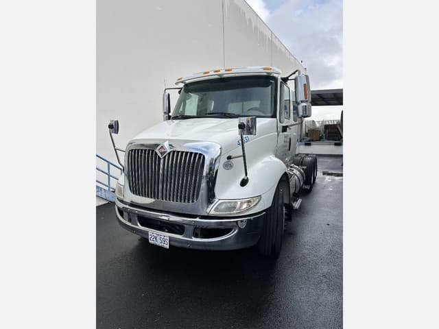 Image of International  Transtar 8600 equipment image 2