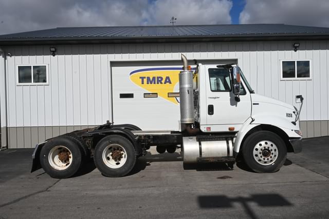 Image of International Transtar 8600 equipment image 1