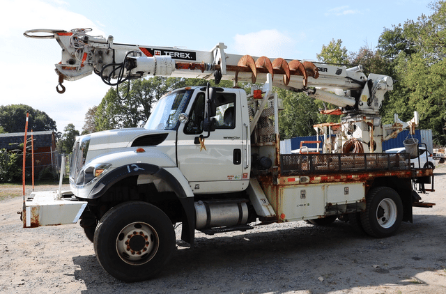 Image of International Workstar 7400 equipment image 4