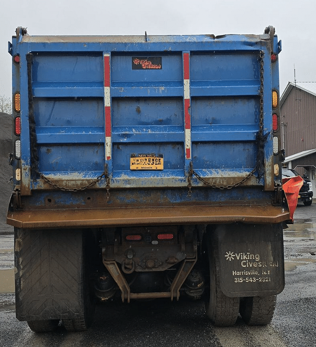 Image of International WorkStar 7600 equipment image 2