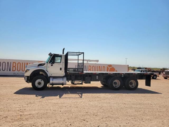 Image of International WorkStar 7600 equipment image 1