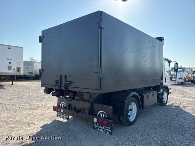 Image of Isuzu NPR equipment image 4