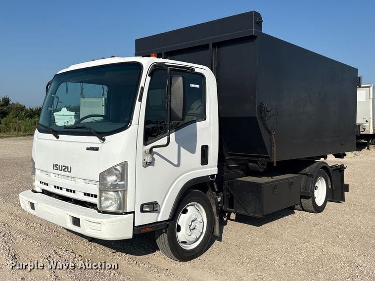 2014 Isuzu NPR Equipment Image0