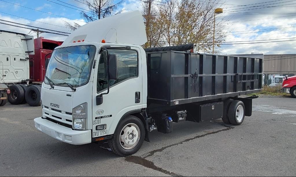 2014 Isuzu NQR Equipment Image0