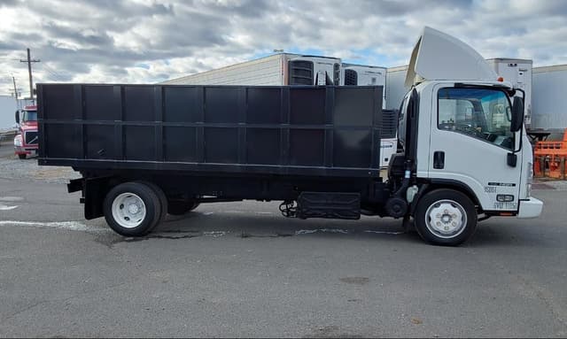 Image of Isuzu NQR equipment image 3