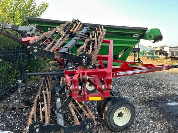 2014 J&M TF212 Equipment Image0