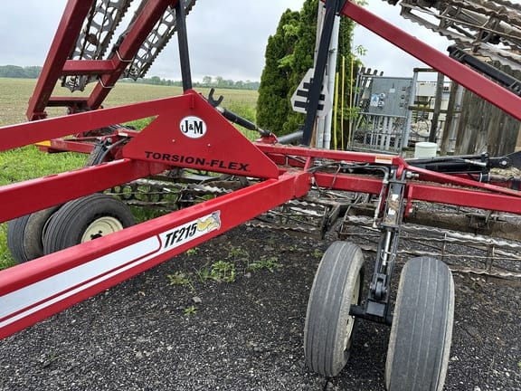 2014 J&M TF215 Equipment Image0