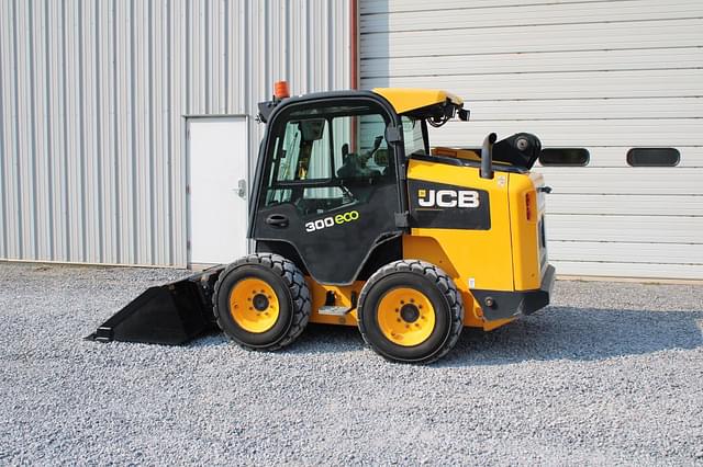 Image of JCB 300 equipment image 3