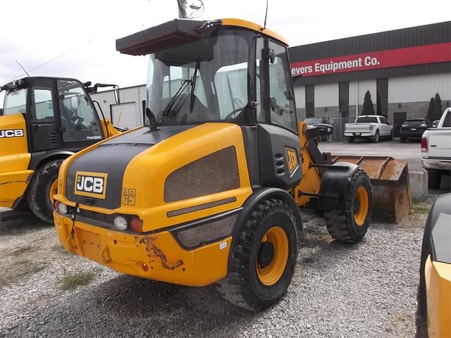 Image of JCB 407 equipment image 2