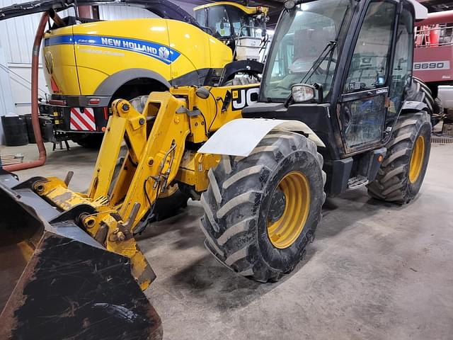 Image of JCB 541-70 Agri Plus equipment image 3