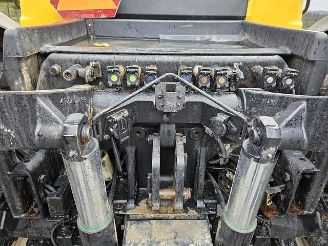 Image of JCB Fastrac 3230 equipment image 3