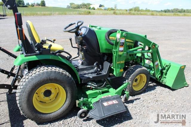 Image of John Deere 2025R equipment image 2
