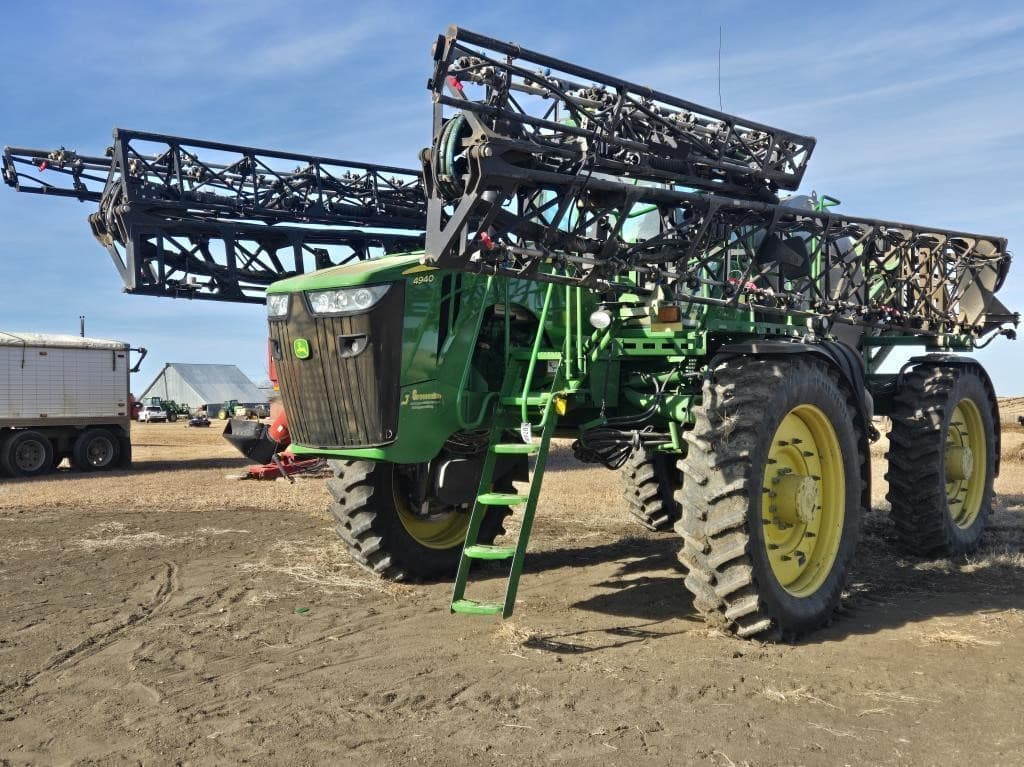 Image of John Deere 4940 Primary image