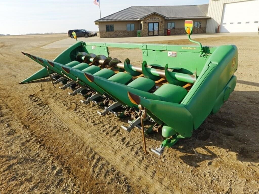 2014 John Deere 608C Equipment Image0