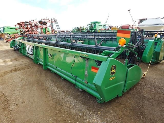 Image of John Deere 635 equipment image 3