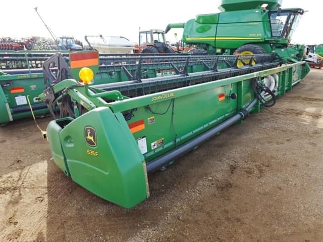 Image of John Deere 635 equipment image 1